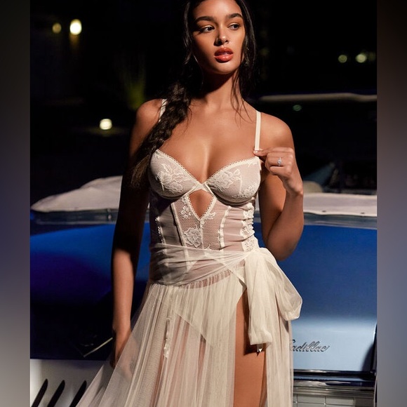 La Senza Unlined Lace Merrywidow Large - Picture 1 of 8